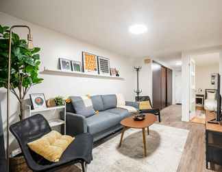 Lain-lain 2 Modern 2BR Apartment - Near Trinity Bellwoods Park