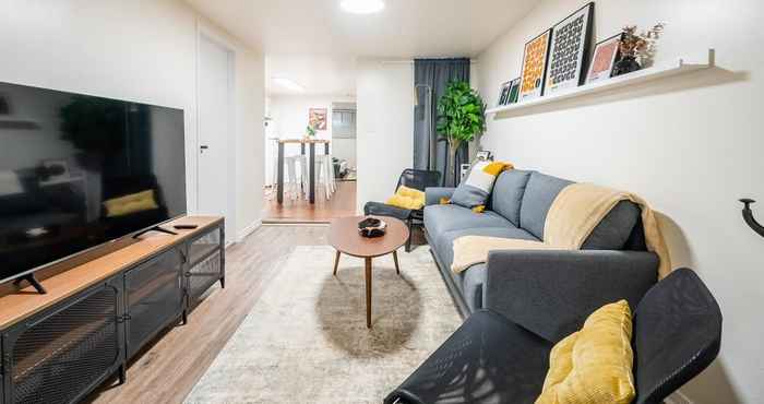 Others Modern 2BR Apartment - Near Trinity Bellwoods Park