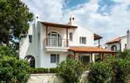 Lainnya 2 Seafront Duplex Villa With Garden in Ayvalik