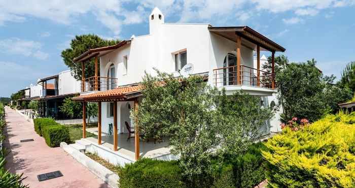 Others Seafront Duplex Villa With Garden in Ayvalik