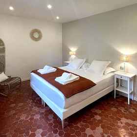 Room 1 Mas Millésime, Collégiale Saint-Martin Hotels