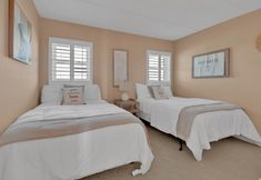 기타 7 J7 Amelia South 2 Bedroom Condo by RedAwning