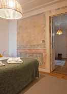 Bilik Peaceful and Romantic Bedroom in Lisbon