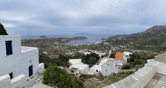 Others Sea Esta Serifos in Serifos