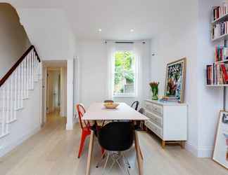 อื่นๆ 2 Kentish Cottage in London