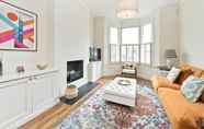 Others 7 Large Family Home With Garden Near Clapham Common by Underthedoormat
