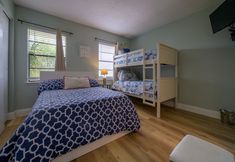 Others 4 Bayview Beach Condo