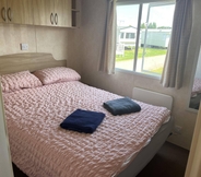 Others 2 Pets Stay Free 2 Bedroom Caravan at Heacham Beach