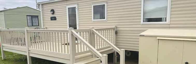 Others pet Friendly 2 Bedroom Caravan With Decking