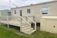 Others pet Friendly 2 Bedroom Caravan With Decking