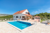 Others Luxury Villa With Heated Pool & Magnificent View