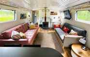 Lain-lain 6 Boutique Boat Stays Contemporary Barge