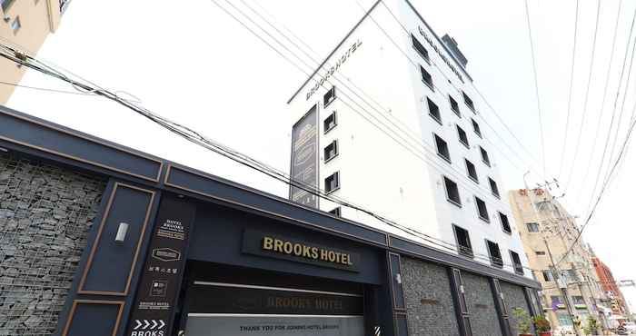 Khác brooks hotel