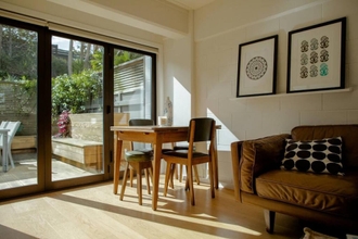 Others 4 Lovely 2 bed Central Apartment With Sunny Patio