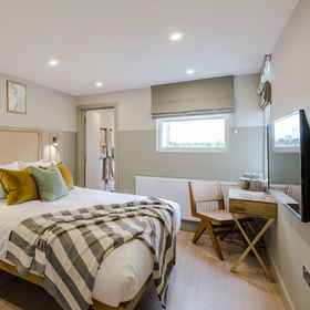 Primary image 1 Your Apartment Shepherd's Bush, Khách sạn International Molybdenum Association (IMOA)