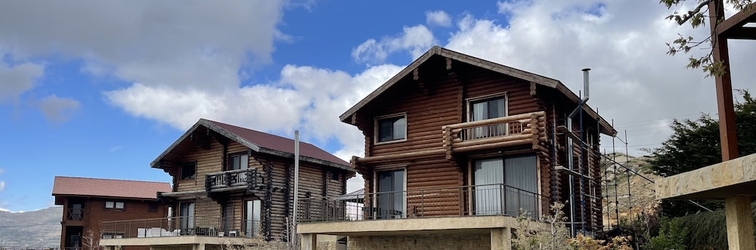 Others Wood and Stone Chalet