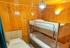 Others 6 Zeren Apart 2 Centrum