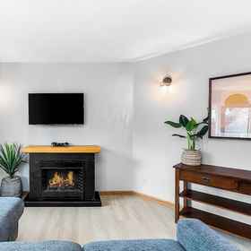 Primary image 1 ดาชา'ส สโนว์บอร์ด แทร็ค - ไอซิเคิล วิลเลจ, โรงแรม & ที่พัก Washington