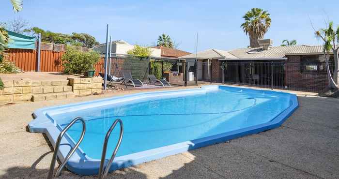 Lain-lain 4BR Pool House Close to Shops