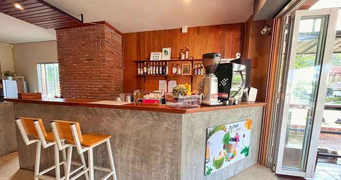 Lainnya ALPHA Hostel Cafe&Bar