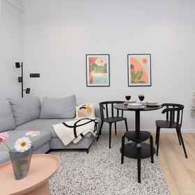 Primary image 1 Atmospheric Jagielly by Renters, Sklep Charytatywny LukLuk Hotels