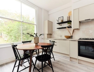 อื่นๆ 2 The London Maisonette - Alluring 3bdr Flat With Garden