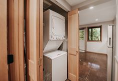 기타 2 08mbr - Starlink - Gas F/p - Bbq - Sleeps 2 Home by RedAwning