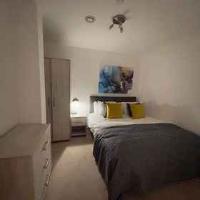 Room 1 Spectrum House Apartments, Yvonne Arnaud Theatre Hotels