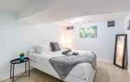 อื่นๆ 3 Modern 2BR Apt - Heart Of Trinity Bellwoods