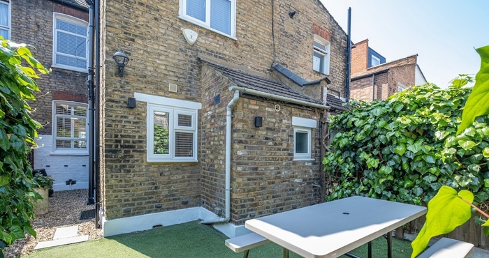 Others Luxury 3 Bedroom 2 Bathroom House Fulham