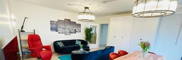 其他 3 bedrooms in Center Terrace & Parking