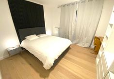 Lain-lain 6 2 Bedrooms Flat in Center with Parking