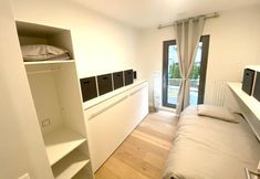 Lain-lain 5 2 Bedrooms Flat in Center with Parking