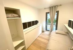 Others 5 2 Bedrooms Flat in Center with Parking