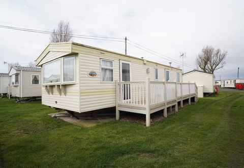 Others Pets go Free Family 3 Bed Caravan With Decking