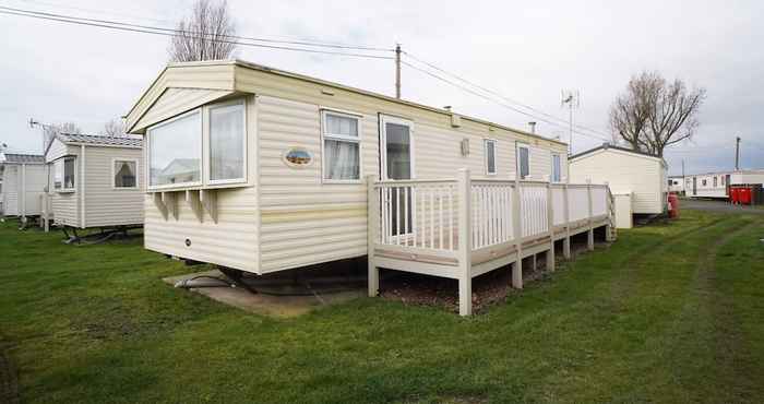 Others Pets go Free Family 3 Bed Caravan With Decking