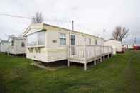 Others Pets go Free Family 3 Bed Caravan With Decking