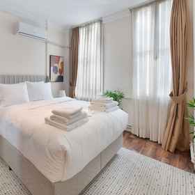 Room 1 Gorgeous Central 1BR Apt near Galataport, Khách sạn Beyoğlu