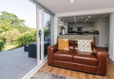 Lainnya 6 Riverview @ 1 Brunel View