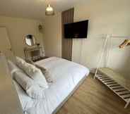 Others 6 Charming 2-bed Apartment in Danbury, Essex