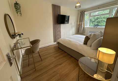 Others Charming 2-bed Apartment in Danbury, Essex