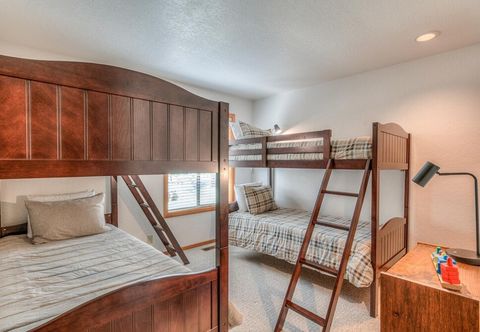 Others Quartz Mountain - Unit 5