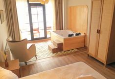 Others 5 Anka Aya Nikola