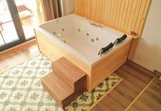 Others 7 Anka Aya Nikola