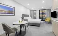 Lain-lain 6 Meriton Suites King Street Melbourne