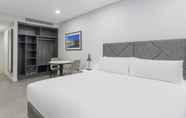 Lain-lain 4 Meriton Suites King Street Melbourne