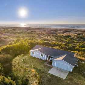 Room1海景海灘度假屋,448 Olympic View Ave NE飯店