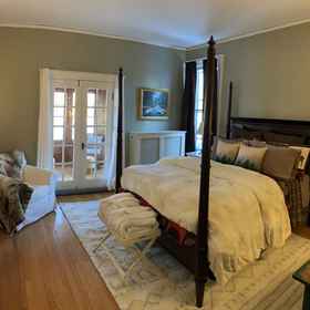 Room1Franklin Manor Bed & Breakfast,Pendragon Theatre飯店