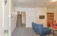 Others 7 4 Bedroom House - Hobart CBD - Parking