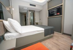 其他 4 216 Ruby Suite